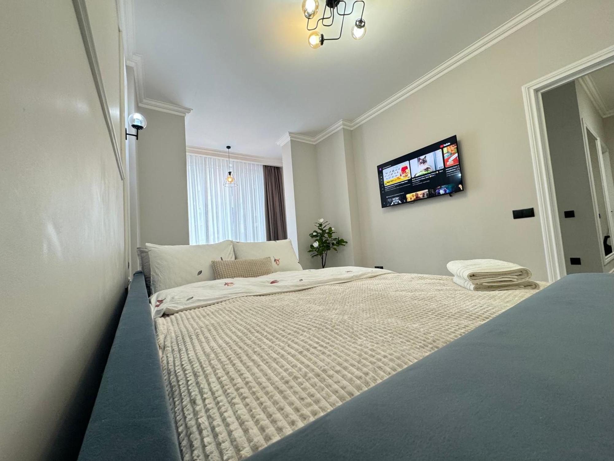 Two Bedroom Apartment In The Center, With Parking, Address Avram Iancu 32 Chişinău Eksteriør billede