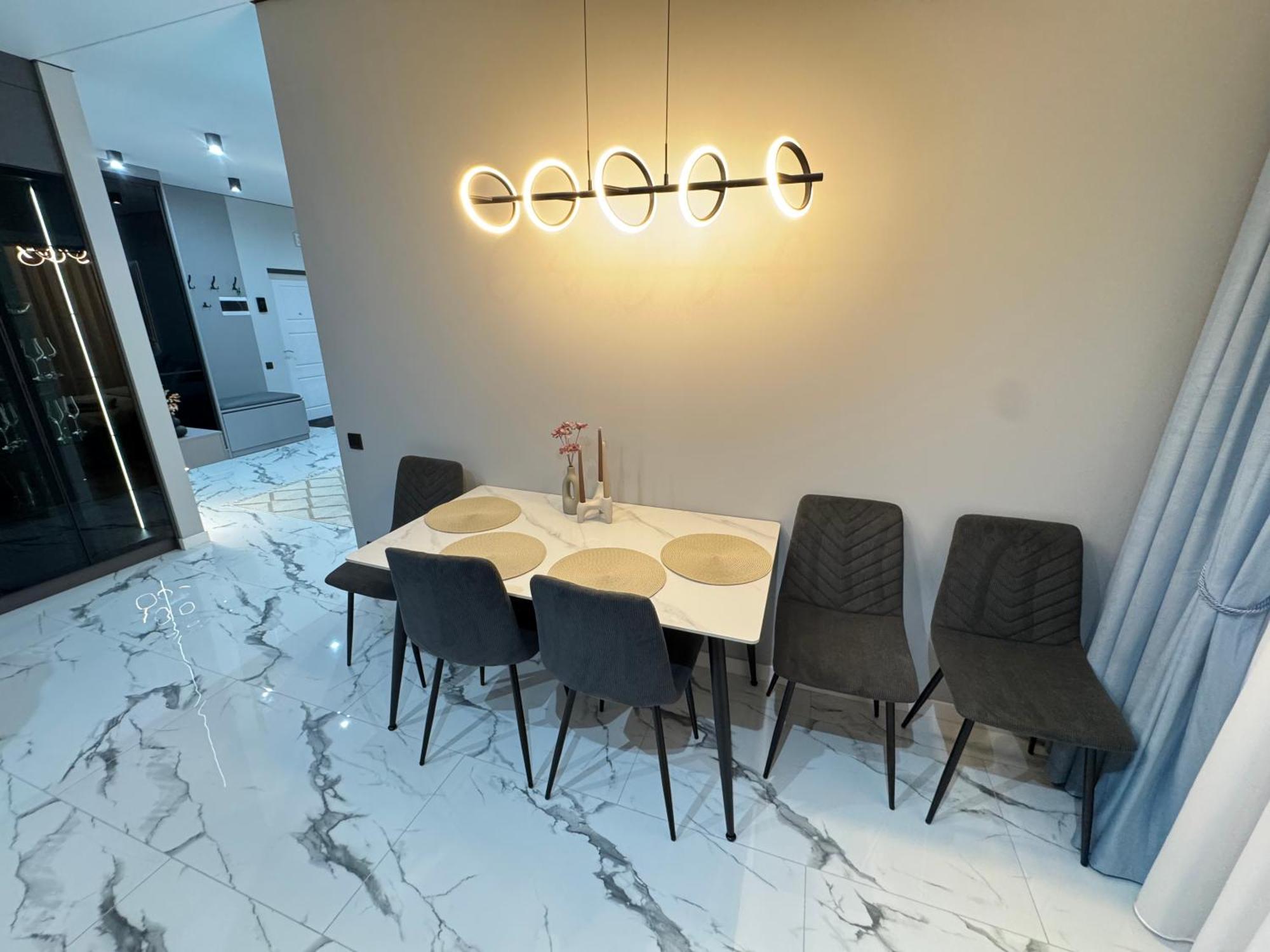 Two Bedroom Apartment In The Center, With Parking, Address Avram Iancu 32 Chişinău Eksteriør billede