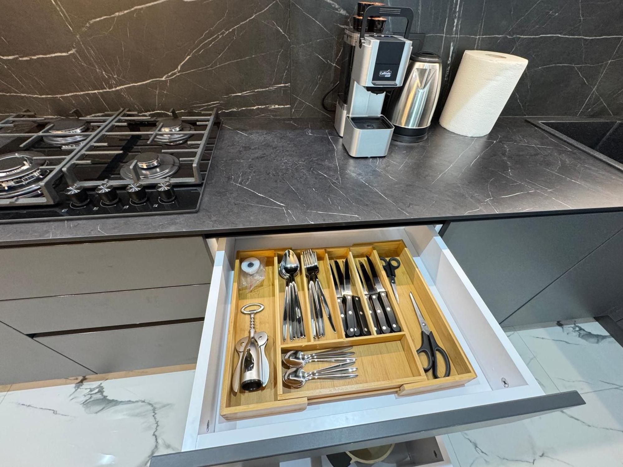 Two Bedroom Apartment In The Center, With Parking, Address Avram Iancu 32 Chişinău Eksteriør billede