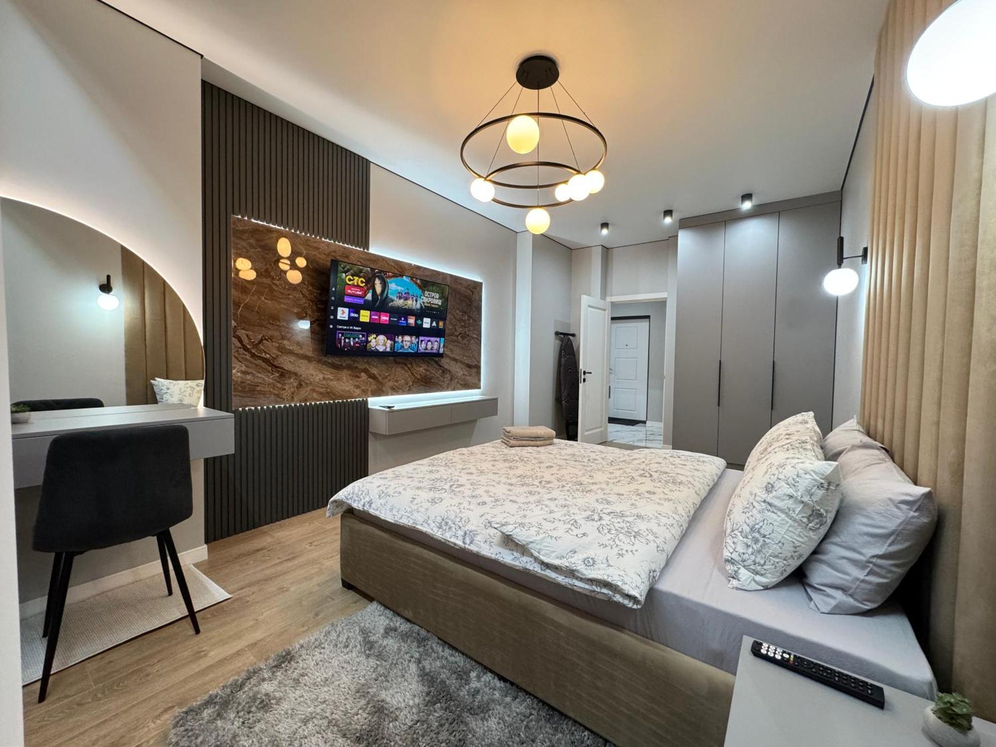 Two Bedroom Apartment In The Center, With Parking, Address Avram Iancu 32 Chişinău Eksteriør billede