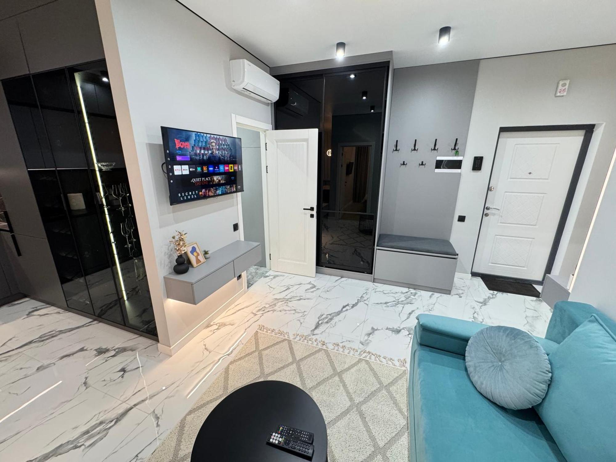 Two Bedroom Apartment In The Center, With Parking, Address Avram Iancu 32 Chişinău Eksteriør billede