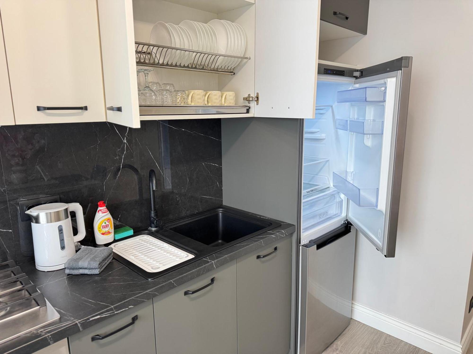 Two Bedroom Apartment In The Center, With Parking, Address Avram Iancu 32 Chişinău Eksteriør billede