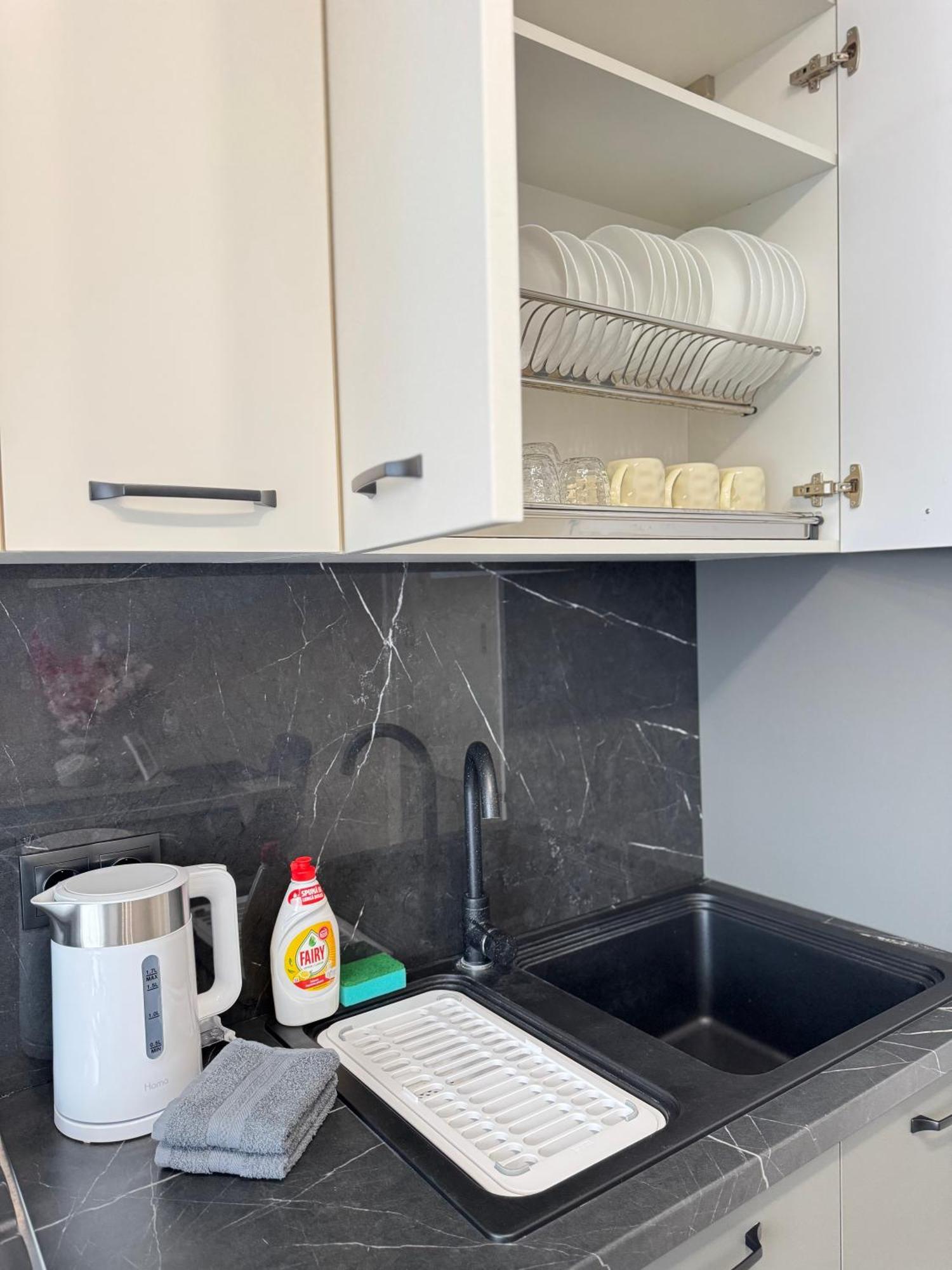 Two Bedroom Apartment In The Center, With Parking, Address Avram Iancu 32 Chişinău Eksteriør billede