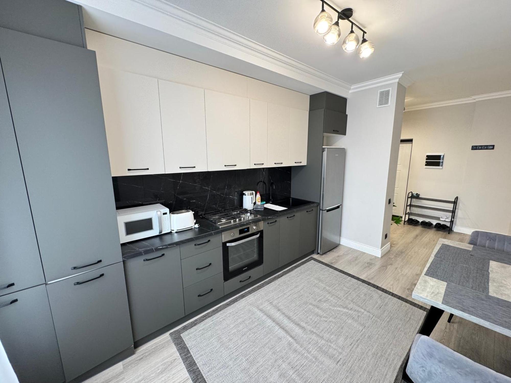 Two Bedroom Apartment In The Center, With Parking, Address Avram Iancu 32 Chişinău Eksteriør billede