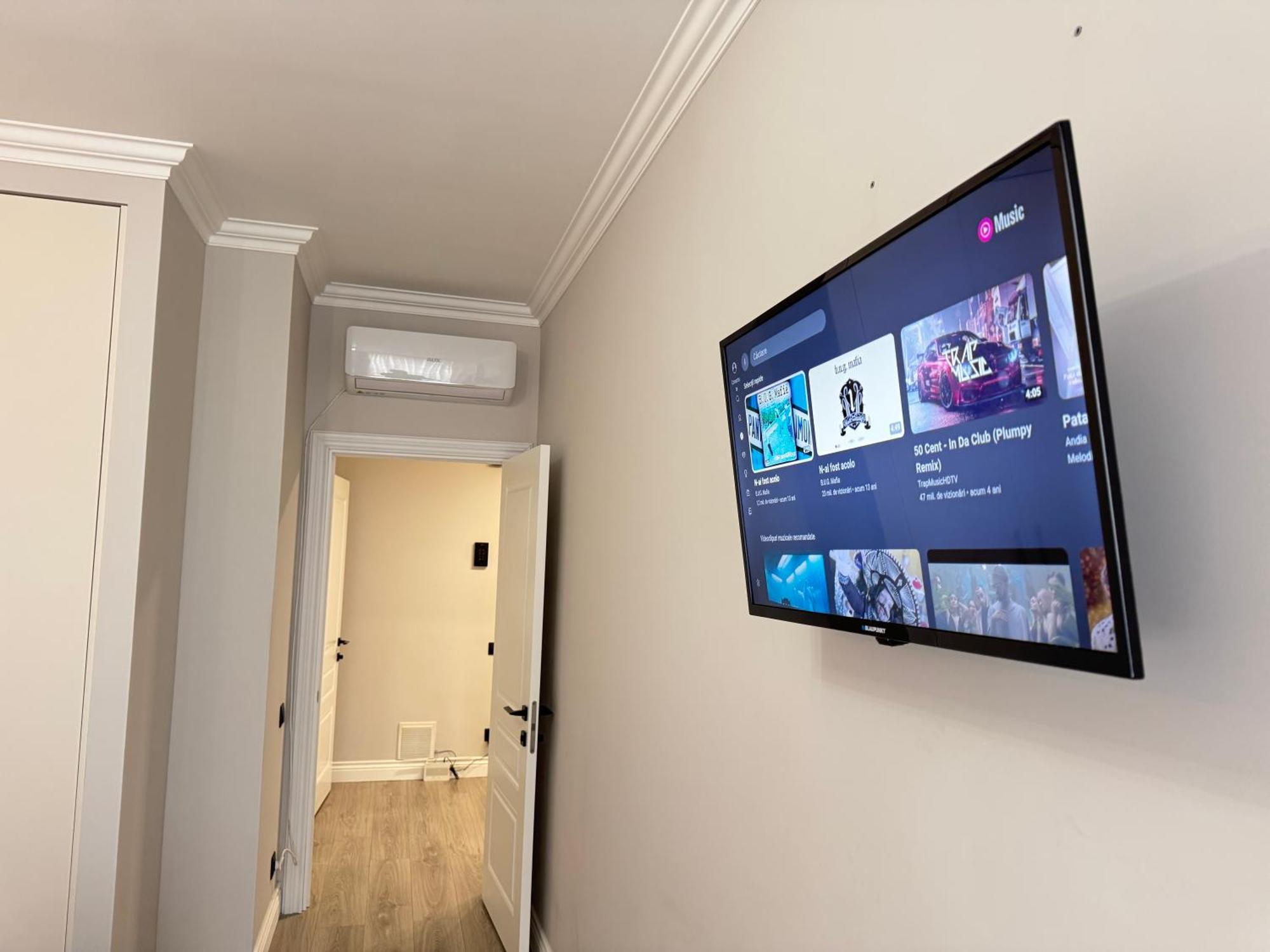 Two Bedroom Apartment In The Center, With Parking, Address Avram Iancu 32 Chişinău Eksteriør billede