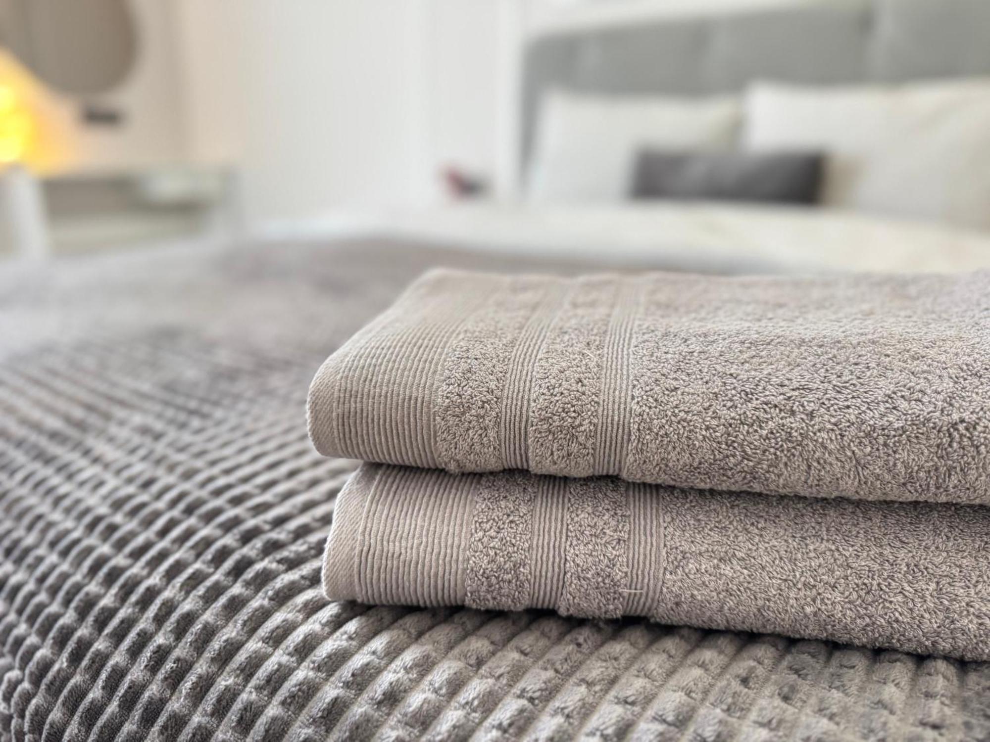 Two Bedroom Apartment In The Center, With Parking, Address Avram Iancu 32 Chişinău Eksteriør billede