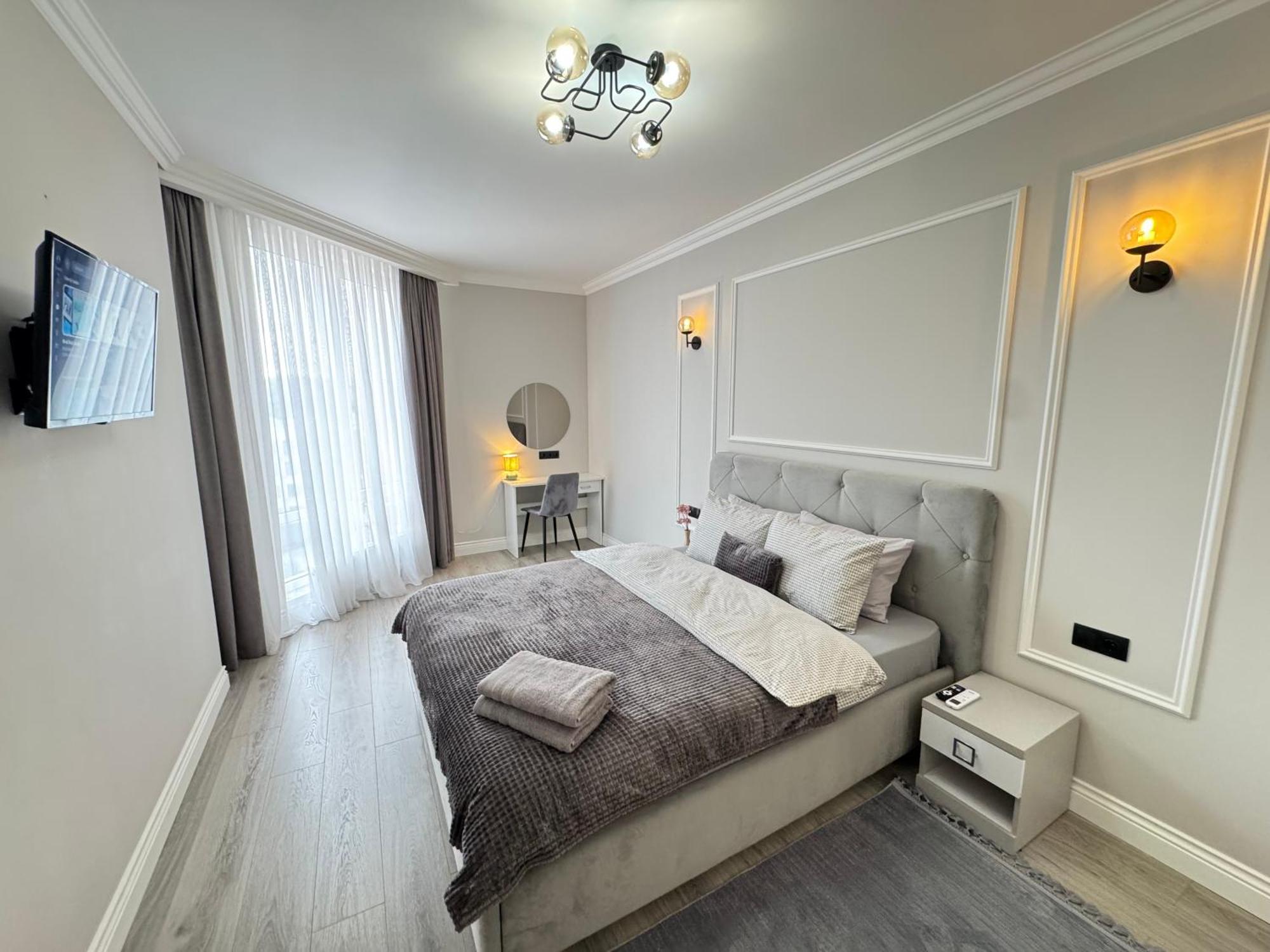 Two Bedroom Apartment In The Center, With Parking, Address Avram Iancu 32 Chişinău Eksteriør billede